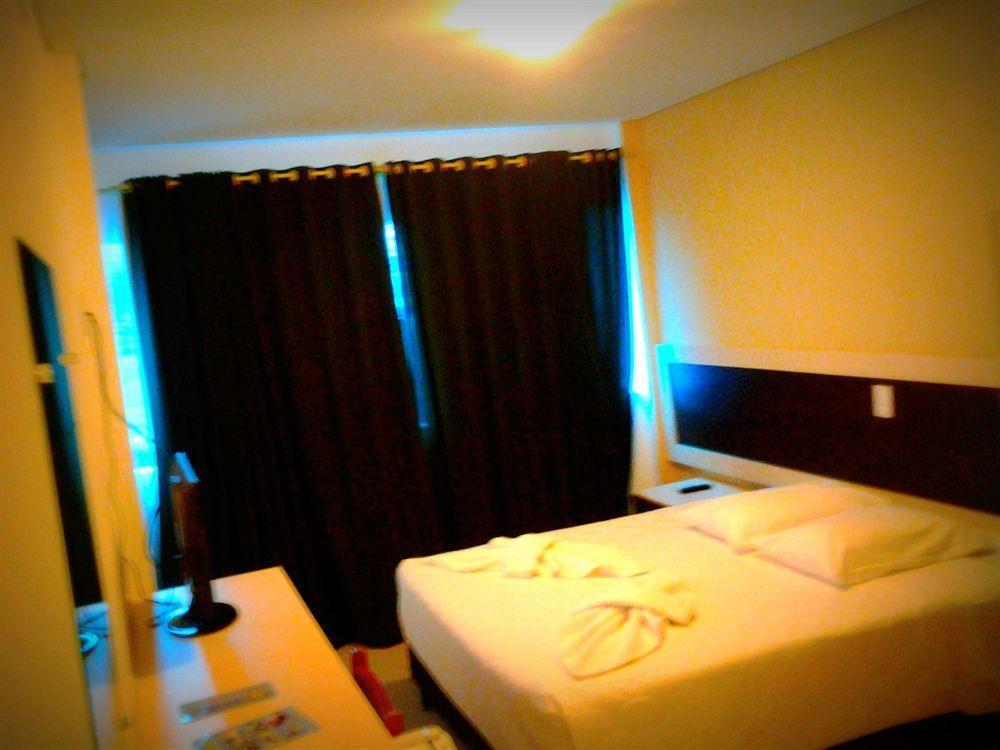 Hotel Cascata Das Pedras フォス・ド・イグアス エクステリア 写真