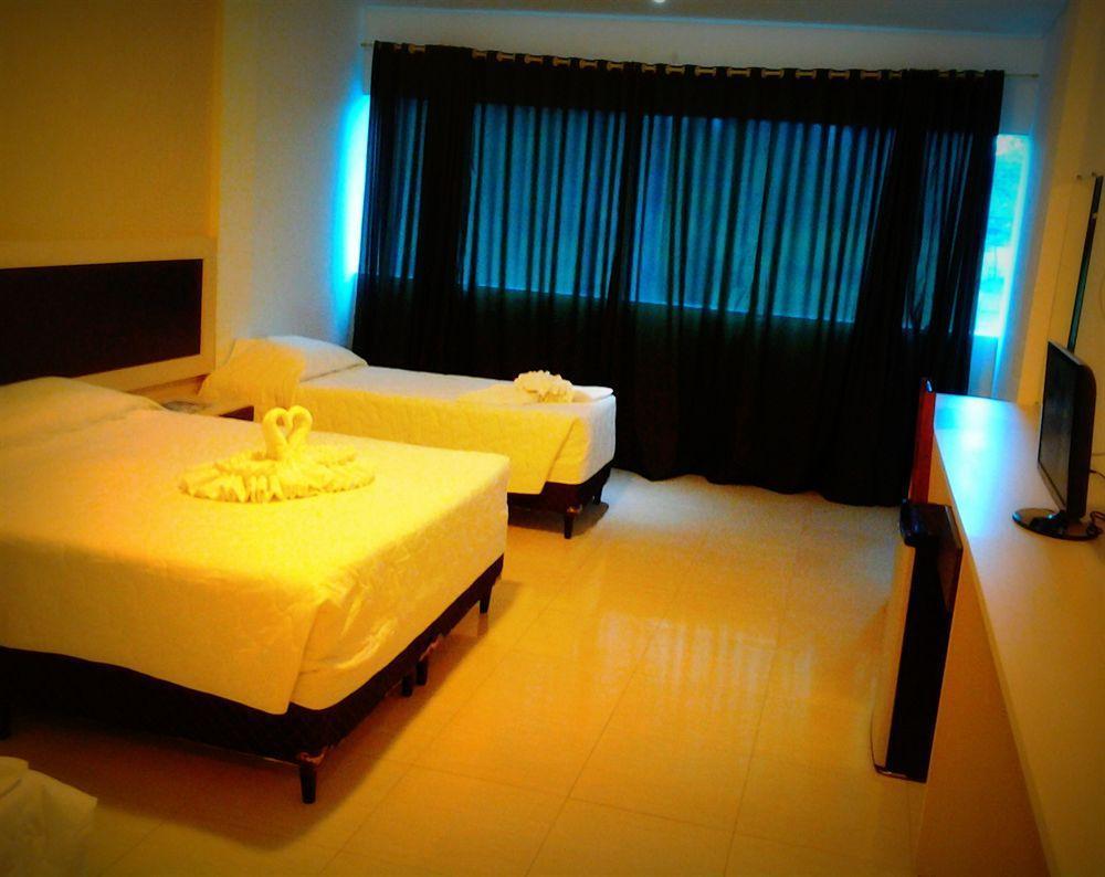 Hotel Cascata Das Pedras フォス・ド・イグアス エクステリア 写真