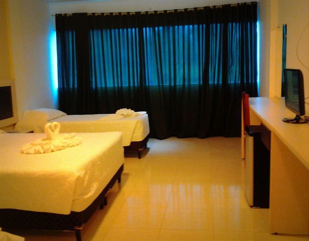 Hotel Cascata Das Pedras フォス・ド・イグアス エクステリア 写真